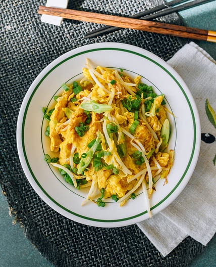Scrambled Eggs with Bean Sprouts