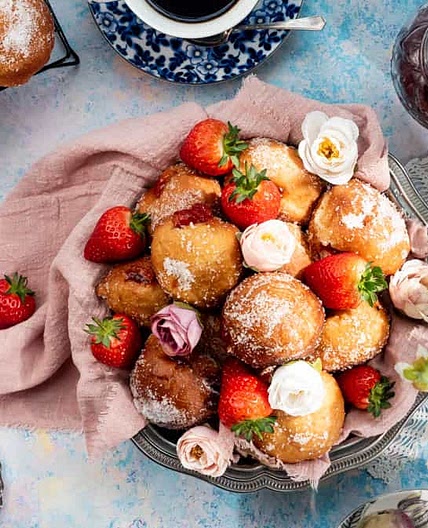 Bakery-Style Strawberry Jam Doughnuts With Sugar