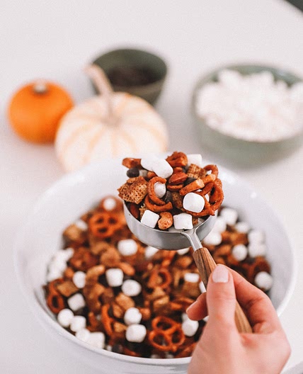 Fall-Inspired Sweet Snack Mix (Allergen-Friendly)