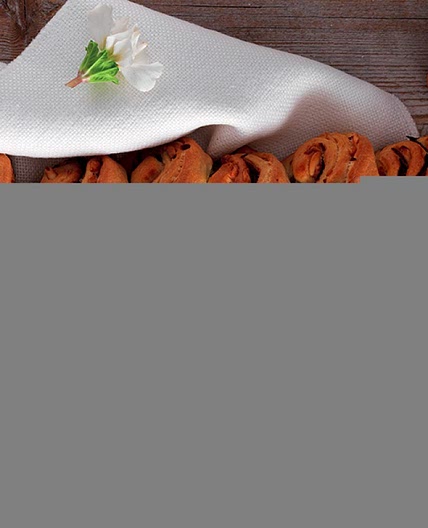 Spring Onion and Prosciutto Pinwheels