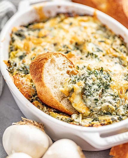 Cheesy Spinach Artichoke Dip