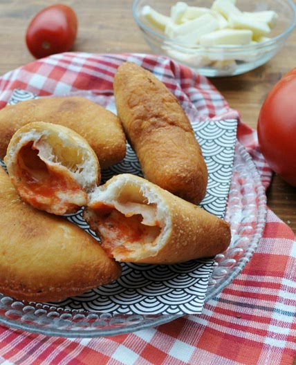 Panzerotti pugliesi a lievitazione naturale