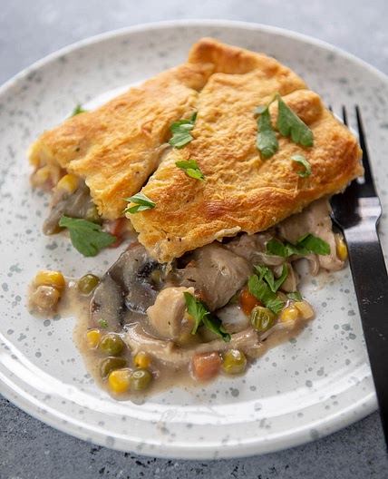 Easy Slow Cooker Chicken Pot Pie