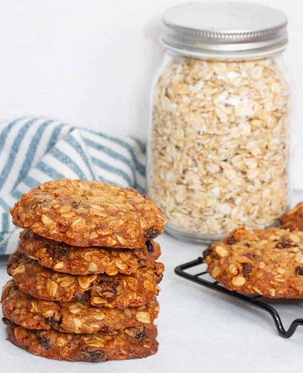 Vegan Oatmeal Raisin Cookies