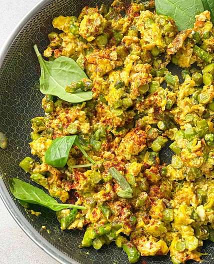 Asparagus and Eggs Skillet