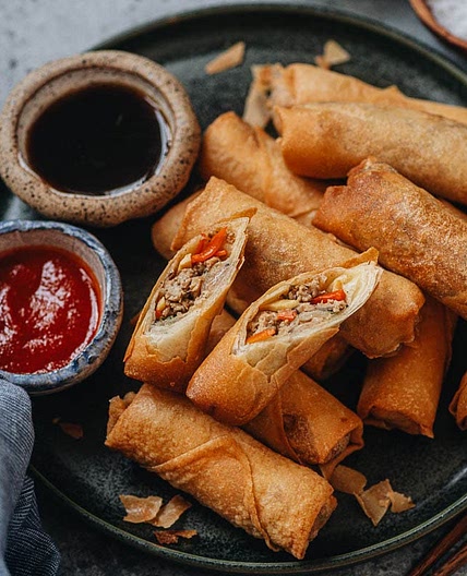 Cantonese Chicken Egg Roll (广式鸡肉春卷)