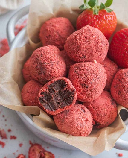 Strawberry Chocolate Truffles