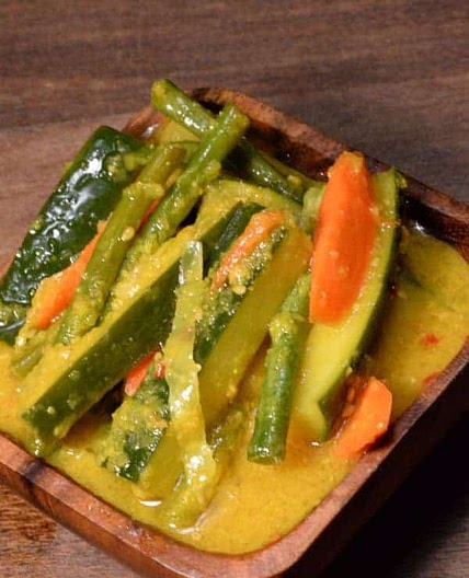 Indonesian Achar (Pickled Vegetables)