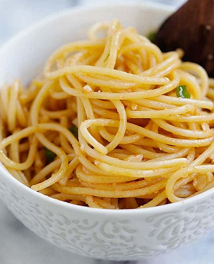 Garlic Sriracha Noodles