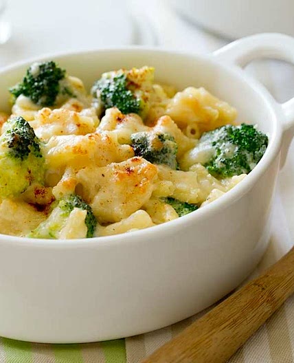 Broccoli and three cheese pasta bake