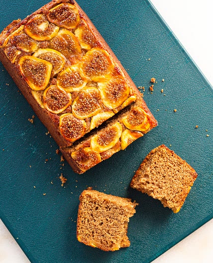 Fig Upside-Down Cake with Cinnamon & Rye