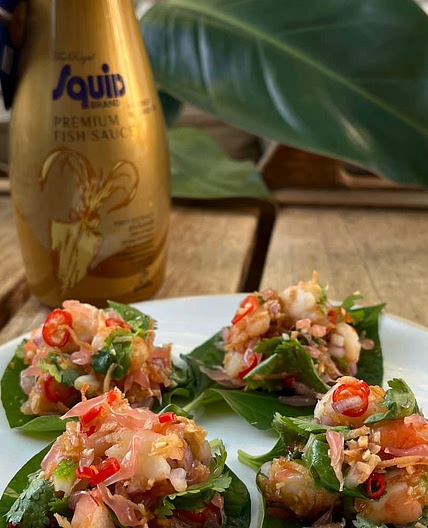 Miang of Pomelo and Prawns