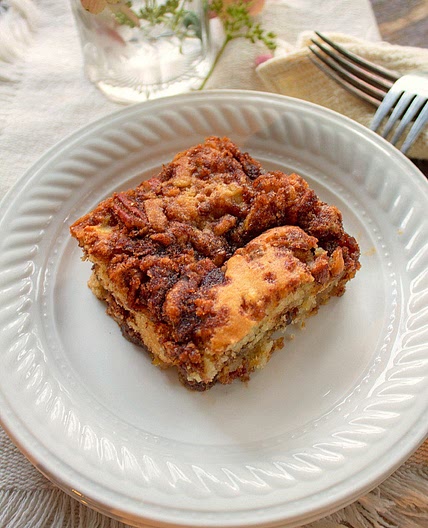 Apple Sour Cream Cake