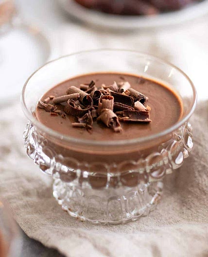 Healthy Chocolate Pudding Sweetened with Dates