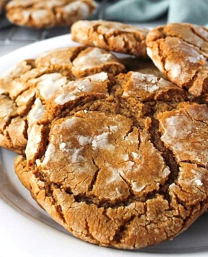 GINGERBREAD CRINKLE COOKIES