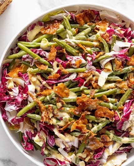Insalata di fagiolini, radicchio, indivia e tacchino arrosto
