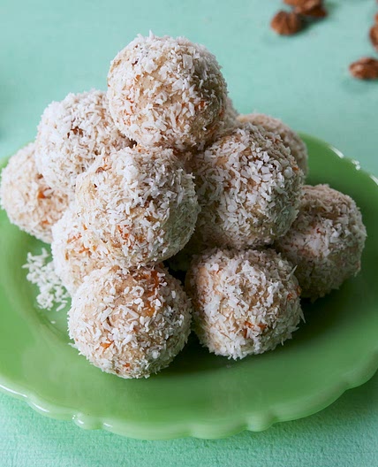 Carrot Cake Keto Balls