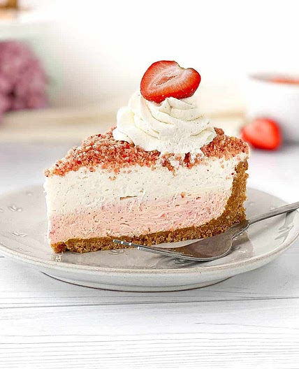 Strawberry Crunch Cheesecake