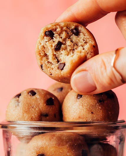 No-Bake Cookie Dough Bites (5 Minutes!)