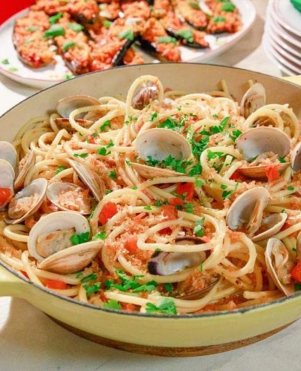 Bucatini a la Clams Casino