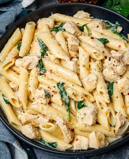 Instant Pot Creamy Chicken Pasta
