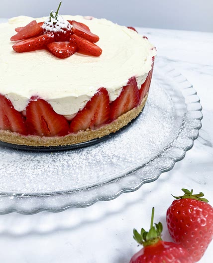 Easy Strawberry Cheesecake - No Bake