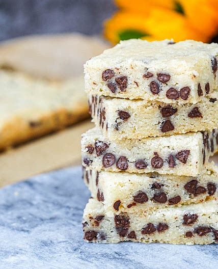 Chocolate Chip Shortbread Bars