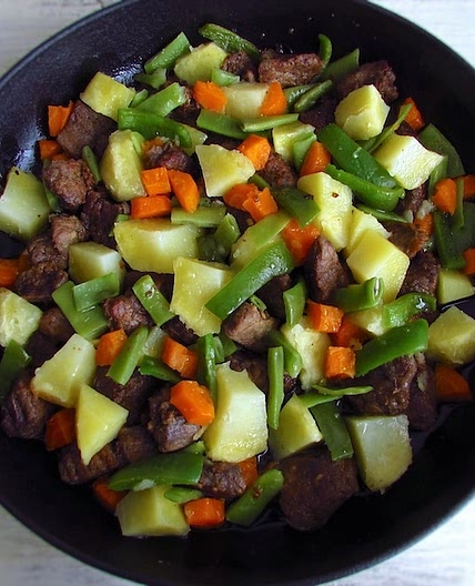 Sautéed veal with vegetables