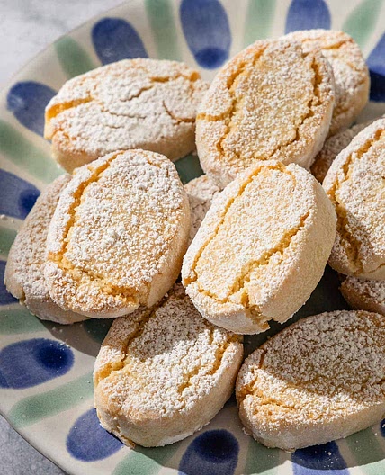 Ricciarelli (Soft Italian Almond Cookies)