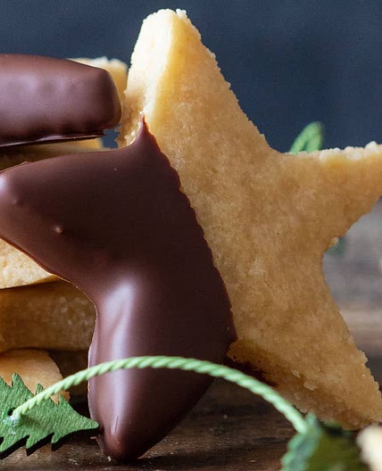 2-Ingredient Almond Cookies