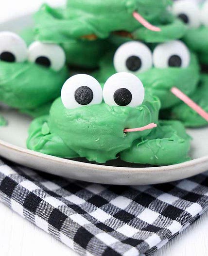 Oreo Frog Cookies