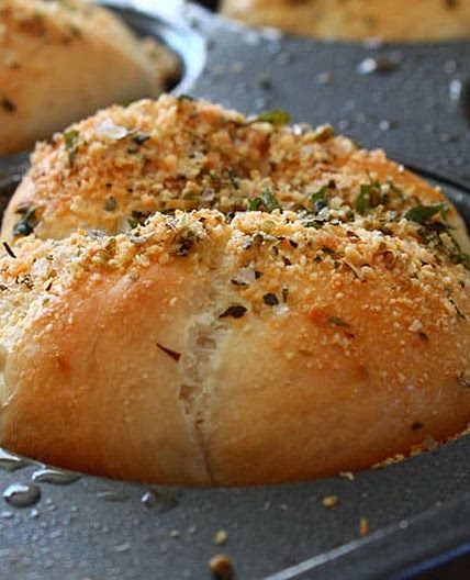 Rhodes Garlic Knots