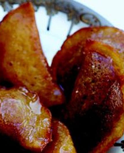 Cheese- or Walnut-Filled Crepes (_Atayef_)