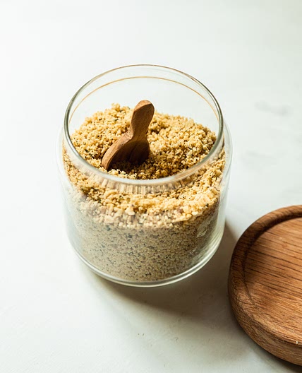 5-Minute Vegan Parmesan for Sprinkling