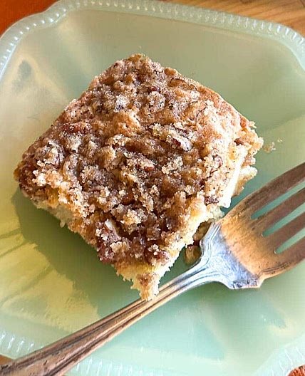 Low FODMAP Sour Cream Apple Streusel Snack Cake