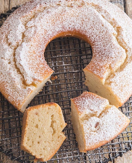 Easy yogurt cake