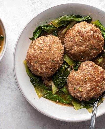Lion's Head Meatballs With Chinese Cabbage