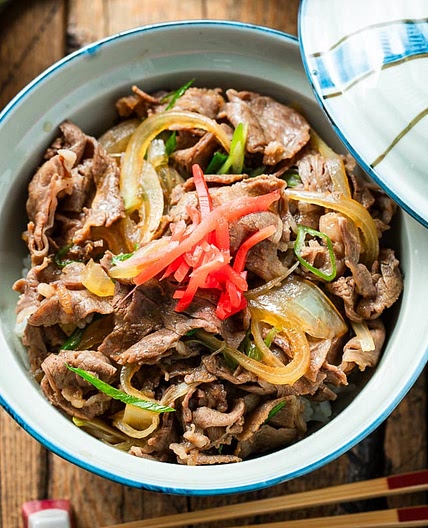 Gyudon (Japanese Beef Rice Bowl)