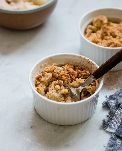 5-Ingredient Apple Crumble