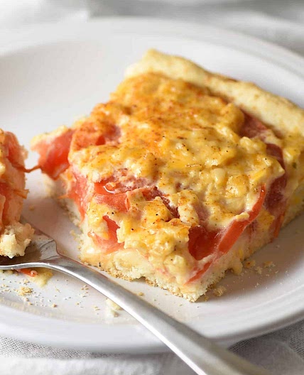 Cheesy Tomato Biscuit Casserole