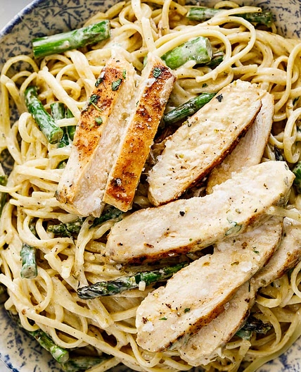 Creamy lemon chicken asparagus pasta