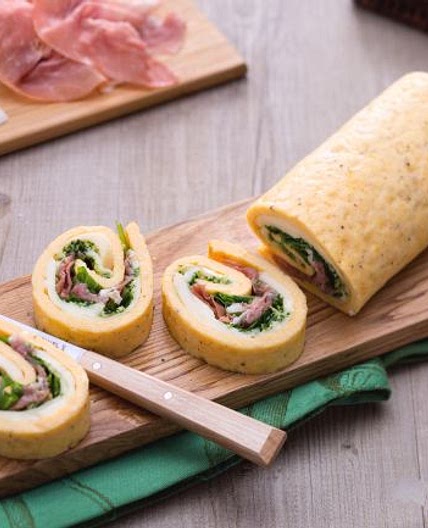 Rotolo di frittata farcito