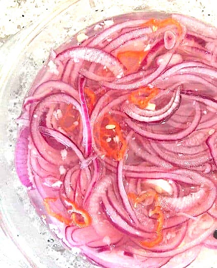 Easy Siboyo Tempera (Aruba Pickled Onions)