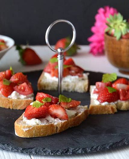 Bruschette con fragole