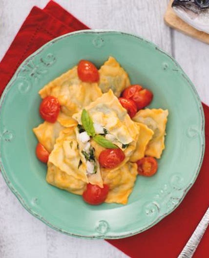 Ravioli di pesce con pomodorini
