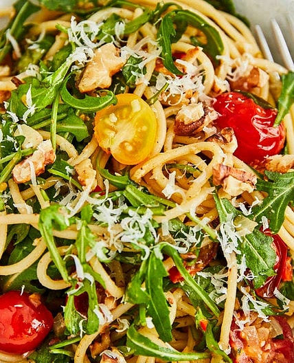 Rucola-Pasta – Spaghetti mit Rucola, Tomaten und Parmesan