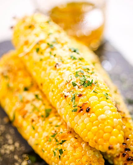Garlic Parmesan Grilled Corn on the Cob