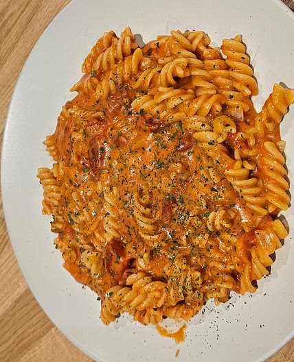 Canadian Creamy Tomato Pasta