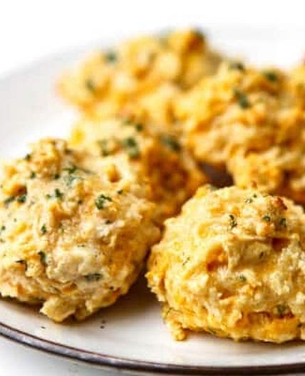 Vegan Red Lobster Cheddar Bay Biscuits