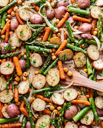 HERBED POTATO, ASPARAGUS & CHICKPEA SHEET PAN DINNER